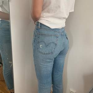Vintage style jeans. Storlek 25. Jag har använt dessa 2 gånger. Frakt tillkommer!