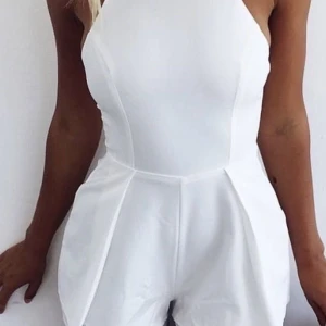 Playsuit  - playsuit från dennis maglic, aldrig använd 