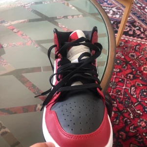 Jordan 1 mid chicago bred toe - Cond 9/10