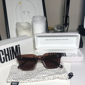 Chimi 004 - Säljer mina Chimi’s 004 i färgen COCO! Alla tillbehör medföljer och kan mötas i Stockholm annars ligger frakten på 63kr