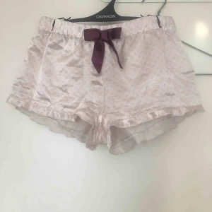  - Mjuka bootyshorts från kappahl