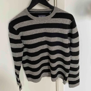  - Snygg tjocktröja från Marco polo! Är egentligen för män men funkar utmärkt även för tjejer!  Köparen står frakt!