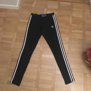  - Ta fram din inre orten ghetto queen, köpta för typ 4 år sen i en adidas store i Barcelona