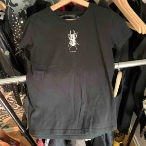  - Lager 157 tshirt, storlek S, 40kr, köparen står för frakten 