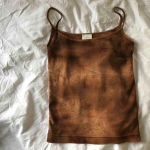  - Snyggt linne i batikmönster💞 Passar storlek S  Bud på 100kr<3