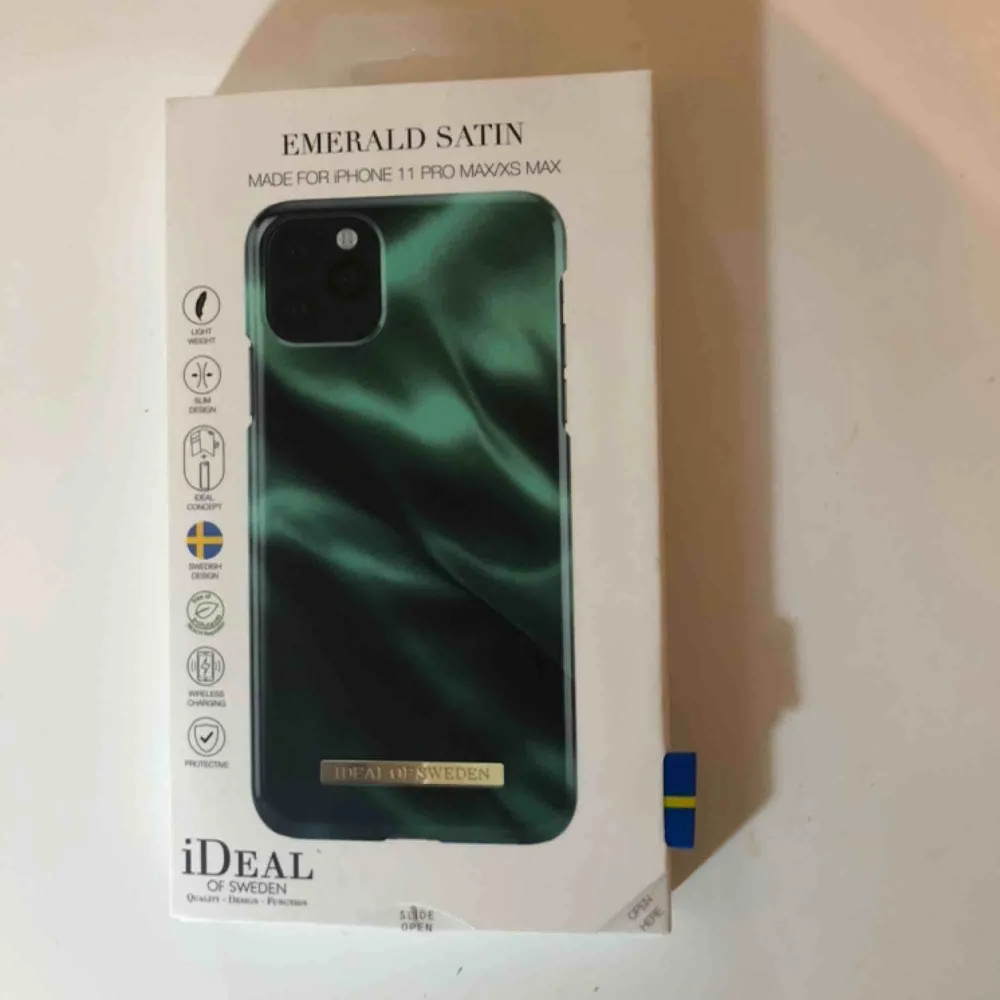 Säljer detta sjukt fina, helt oanvända skal från Ideal of Sweden, skalet är för iPhone 11 PRO MAX. Säljer pga köpte fel modell. Köparen står för frakt annars mötas i Bromma.. Accessoarer.