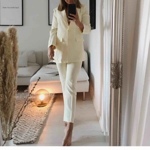  - GULT SET FRÅN GINA TRICOT, KOSTYM 