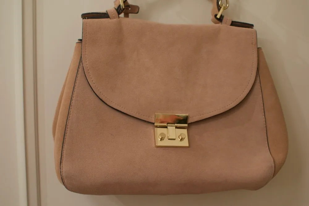Ljusrosa handväska från Zara . Accessoarer.