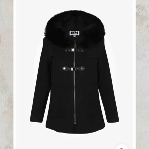  - Kappan säljer jag för 1000( köpte den för 1800) Använd 2 gånger   Xs Pris kan diskuteras