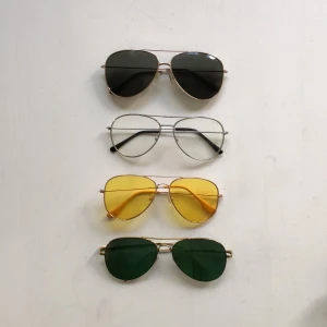  - 20kr st Pilot glasögon i olika färger.     