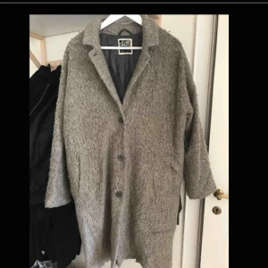  - Kappa från Weekday Skärpet fattas tyvärr