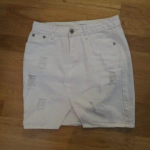  - Snygg följsam denimkjol 🌸