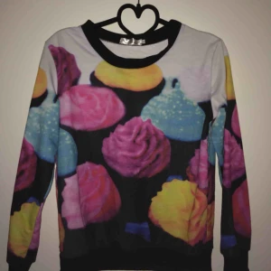  - Fint skick, använder knappt.  Tycker den är lite mindre än small.  50kr!!