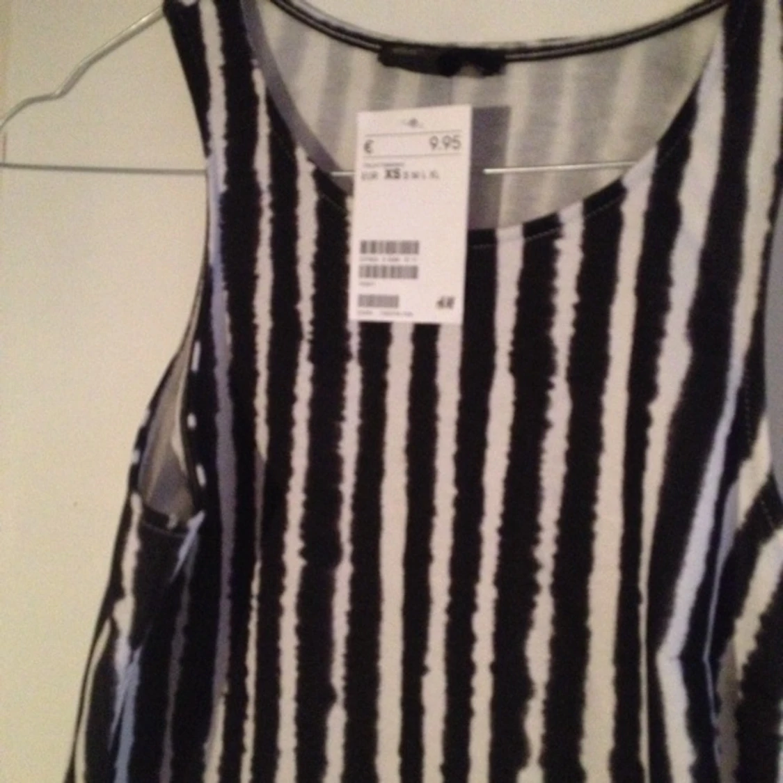 Klänning från H&M - aldrig använd, prislappen kvar. 