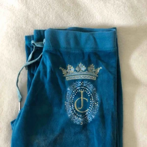  - Byxor från Juicy Couture, använda men i väldigt bra skick, men därav det billiga priset 
