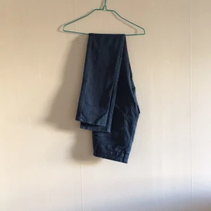  - Blå jeans från Åhléns. Storlek 32/XS 