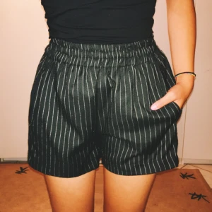  - Snyyyygga och bekväma shorts‼️ helt ny aldrig använt och passar till allt!
Frakt 50kr.
Swish eller mötas upp i Strängnäs.