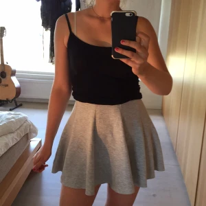  - Cool kjol från Monki.