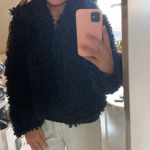 Svart jacka - En svart fin jacka som är i ett fint skick! 