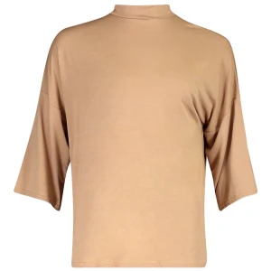 Beige tröja från Boohoo - Denna beiga tröja från Boohoo är i ett mycket skönt och fladdrigt material. Aldrig använd och kommer därför direkt orginalförpackningen.  Säljs på grund av att den inte passar mig. Är i strl 40 men passar både XS, S (oversized) och L. Frakt ingår inte! 💕💕