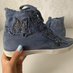 Odd molly tyg skor  - Ett par skor från odd Molly, frakt ingår i priset 