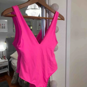  - Neon rosa baddräkt från ZARA💗 - köpare står för frakt! 