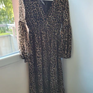 NA-KD klänning - Använda 1 gång