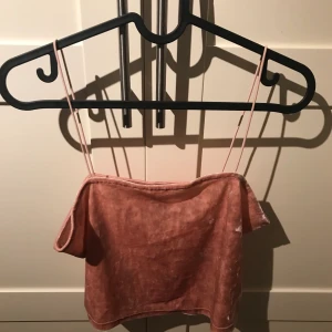 Topp storlek m - Rosa topp storlek m aldrig använd 60kr + frakt