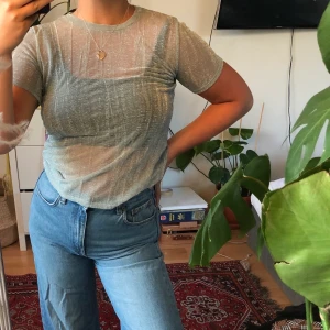 Blåglittrig meshtopp från zara  - Så skön och somrig topp - köparen står för frakt🌻