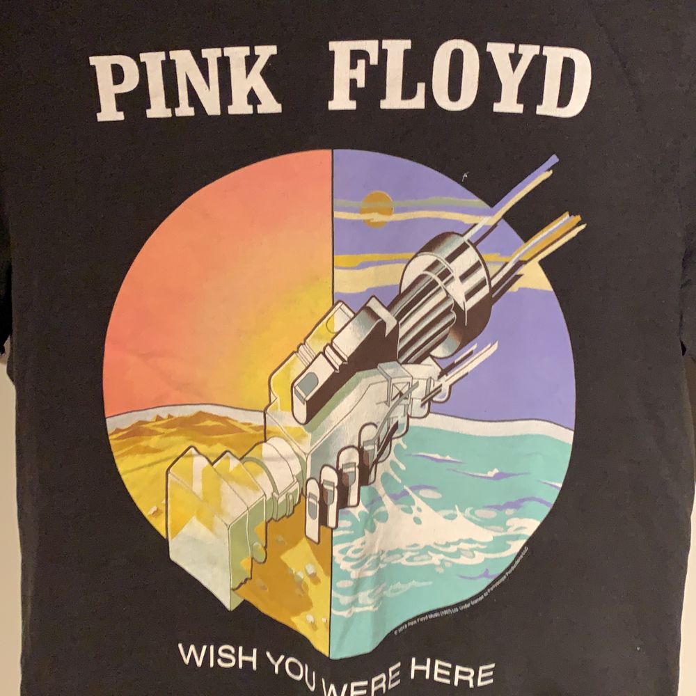 En vintage Pink Floyd T-shirt från deras ”Wish you were here” album. Skitcool T-shirt i mycket bra skick!!. T-shirts.