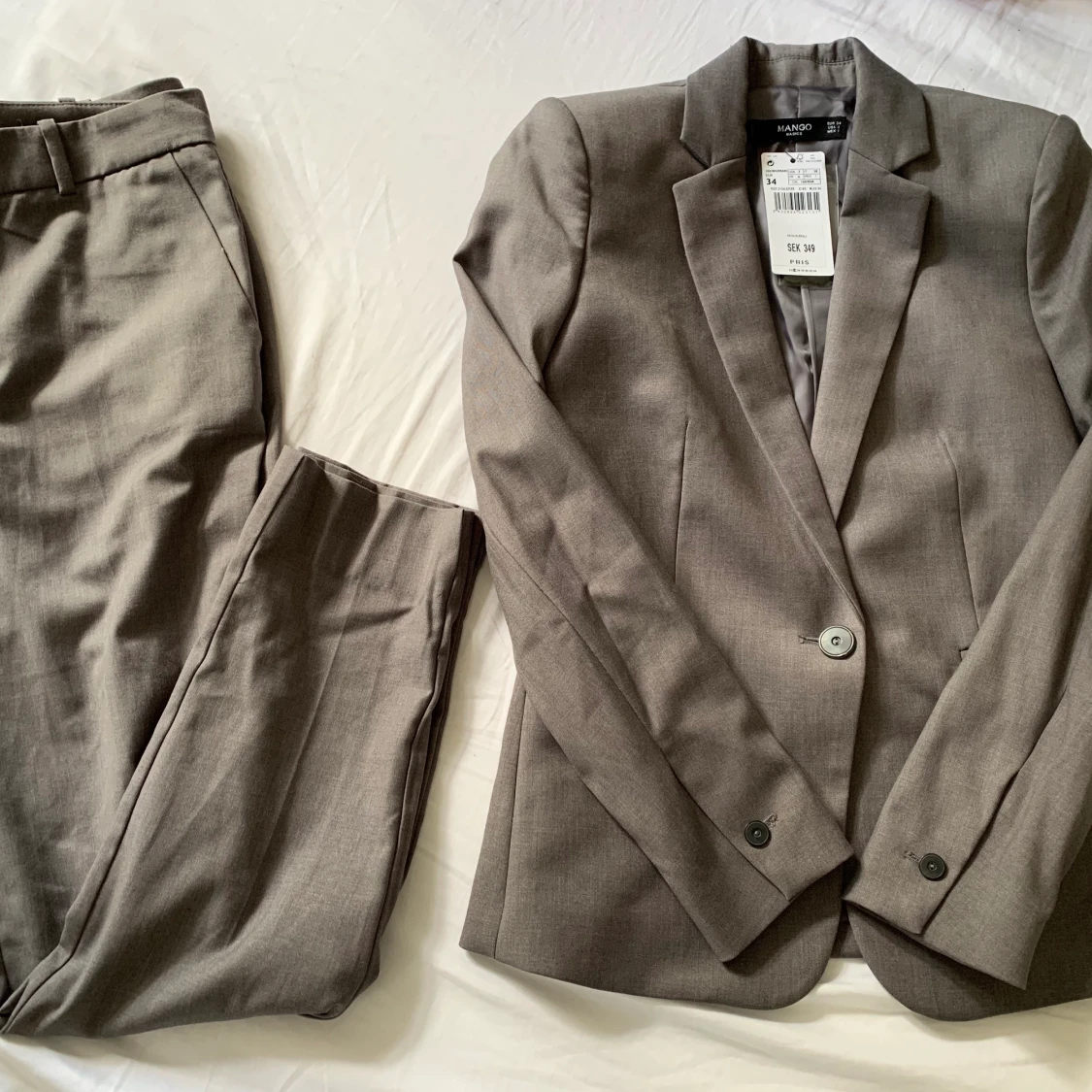 Grå kostym 34/36
