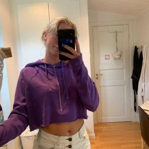 Superskön och fin hoodie - Väldigt skön hoodie i en superfin färg!