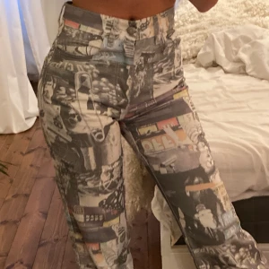 skitsnygga och unika jeans!💕 - säljer mina as snygga jaded london jeans! helt oanvända. säljer då de ej kommer till användning🌼🥺 FRAKTEN INGÅR I PRISET!💕 kan sänka priset en aning vid snabb och SMIDIG affär!!!!