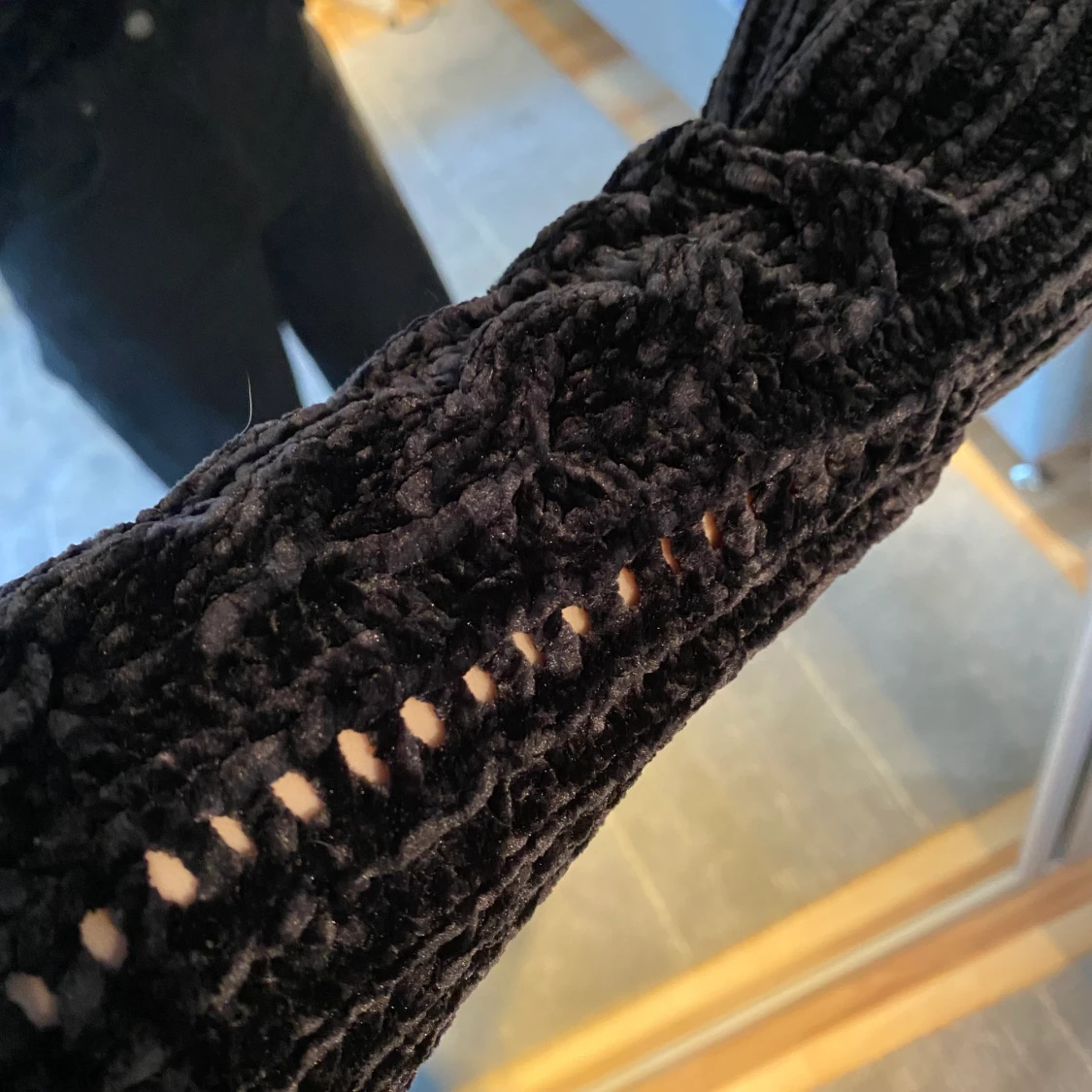 Mjuk svart tröja  - 91