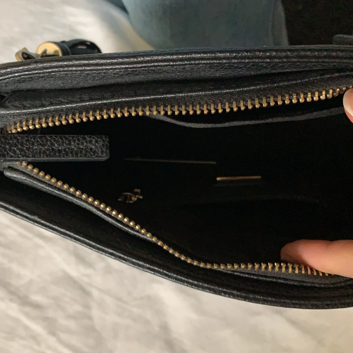 Väska från guess!! - 90