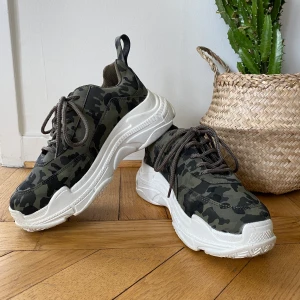 Militärsneakers, NLYTrend - Militärfärgade sneakers från Nelly.com NLYTrend, storlek 37