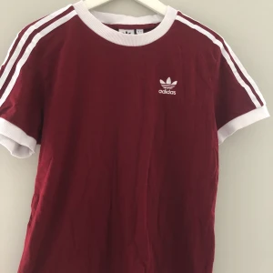 Adidas t-shirt - En oanvänd t-shirt som är från adidas! (Äkta, köpt på Zalando för länge sedan)