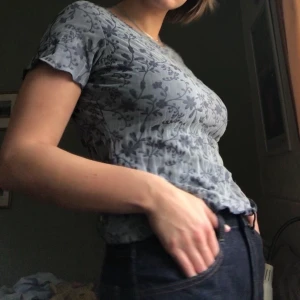 Superball t-shirt - Retro t-shirt köpt i Berlin som tyvärr inte kommit till användning. Storlek och märke står inte men jag skulle uppskatta den till en S/M. FRI FRAKT :)