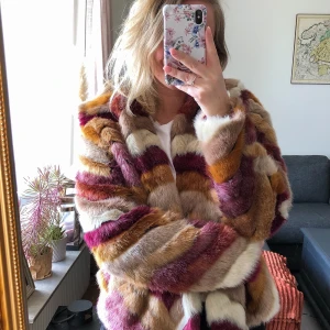 ”Päls”jacka från Mango - Använd fåtal gånger. Strl L men mer som M. 200kr eller bud (står ej för frakt) 