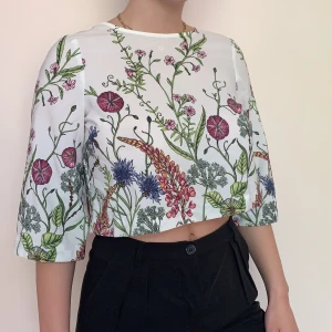 Bikbok tröja - 50 kr 55 i frakt, kan hämtas i karlstad 