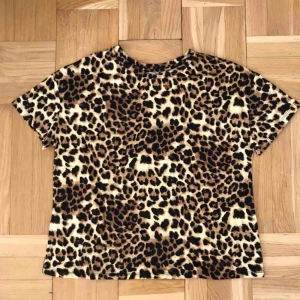  - Box-T som sitter väldigt snyggt. Aldrig använd. 💘