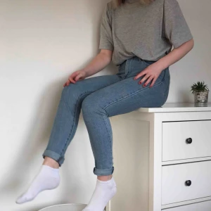  - Snygga jeans från Levis. Kan antingen mötas i Lund eller skicka mot en kostnad på 50kr extra.