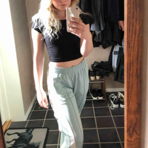  - Snygga adidas popper-pants💕 säljes då de aldrig kommer till användning✨