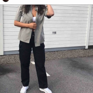  - Grå oversize vintage tröja. Möts upp i Växjö eller skickas mot frakt. 