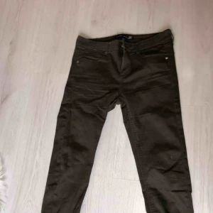  - Gröna jeans i bra skick + frakt