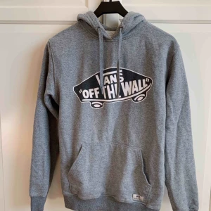 - Hoodie från Vans med tryck