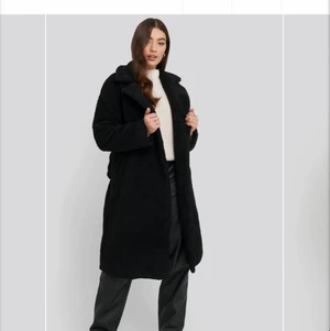 Teddy kappa - Säljer jättefin och mysig Teddy kappa från nakd i storlek 34. Den är oanvänd och ny. Frakten ingår ej i priset💕💕