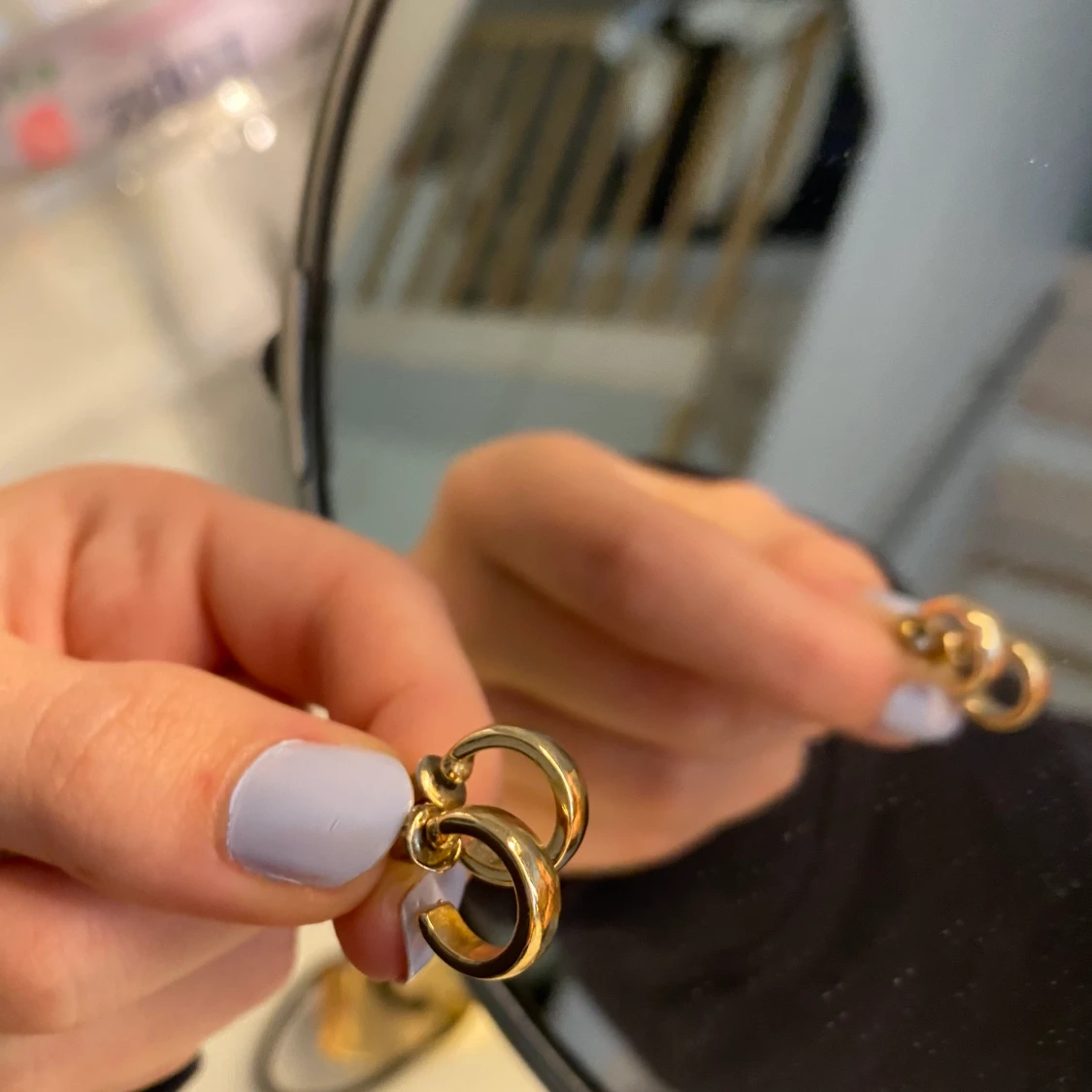 Guldiga örhängen ringar - 90