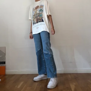 Pepe Jeans - Utsvänga jeans från Pepe, knappt använda! W28 L32. Nypris: 1299kr. Frakt 60kr (spårbar)