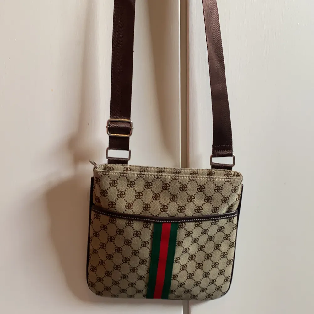 Säljer Gucci väska as kopia pris kan diskuteras. Väskor.